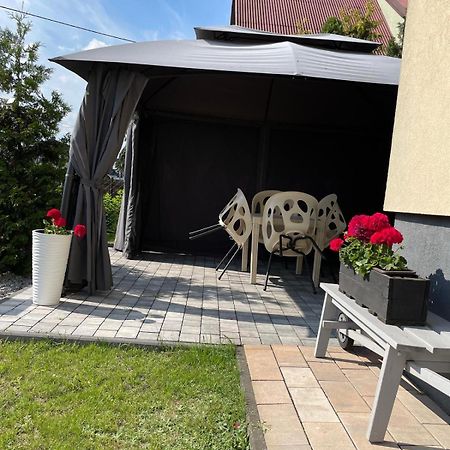 Mieszkanie Na Osiedlu Siedemsetlecia Uniejów Extérieur photo