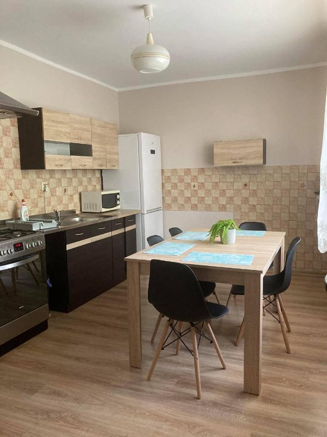 Mieszkanie Na Osiedlu Siedemsetlecia Uniejów Extérieur photo